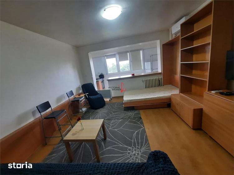 Garsonieră decomandată în Pajura