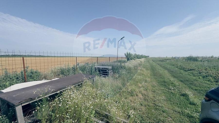 Teren agricol extravilan de 16750 mp, în Cârcea