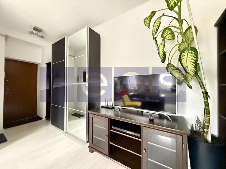 Apartament cu 3 camere semidecomandat în 1 Decembrie 1918