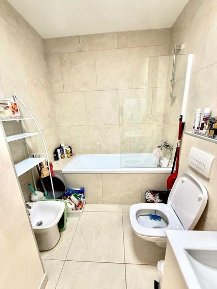 Apartament cu 3 camere semidecomandat, mobilat în Chinteni