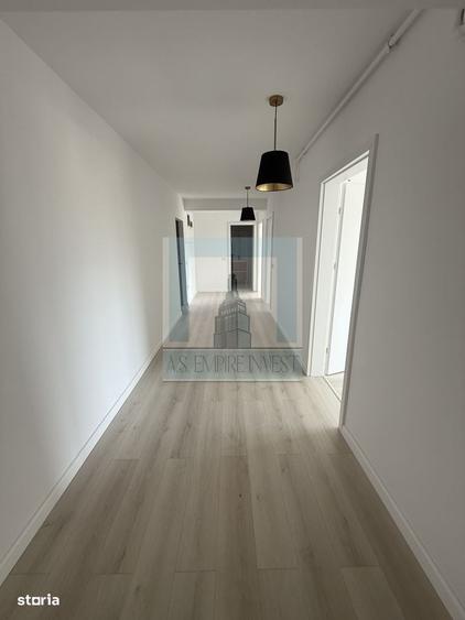 Apartament cu 3 camere decomandat în Bartolomeu