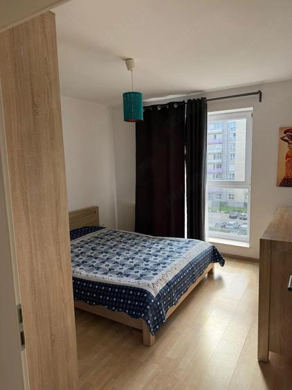 Apartament cu 2 camere decomandat în Tractorul