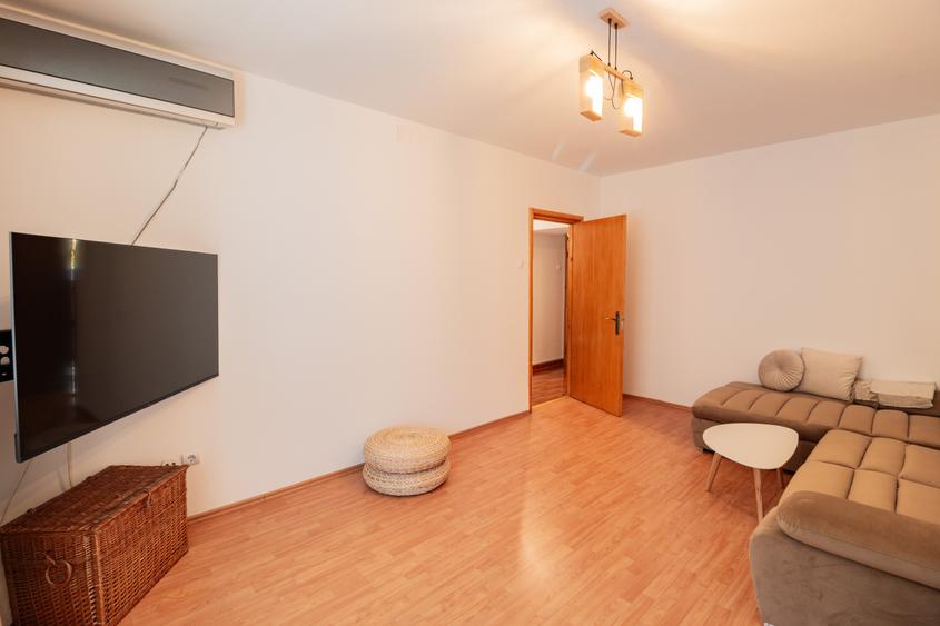 Apartament cu 3 camere decomandat, mobilat în Berceni