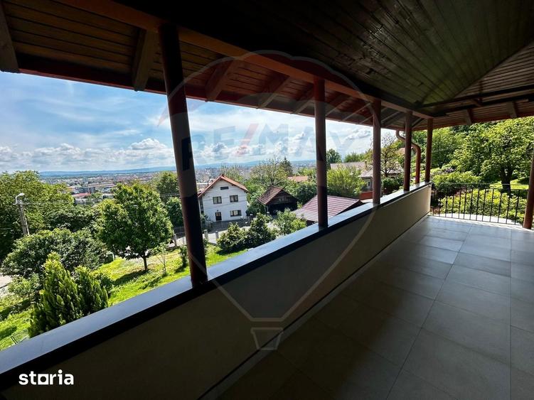 Apartament cu 3 camere în Săsar