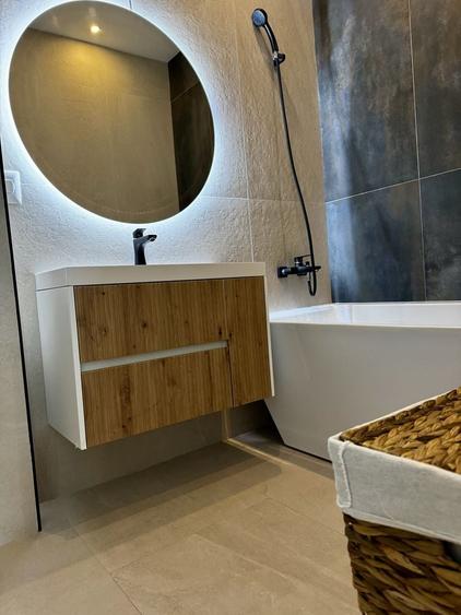 Apartament cu 3 camere decomandat în Mamaia