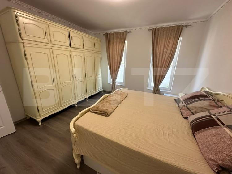 Casă individuală cu 9 camere cu Piscina în Sud