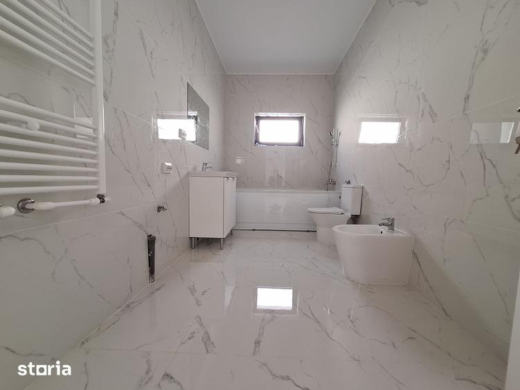 Casă cu 4 camere cu Teren 417 Mp în Giarmata