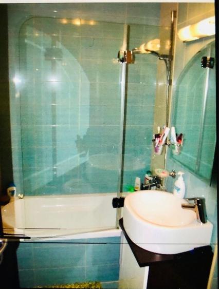 Apartament cu 3 camere semidecomandat în Govândari