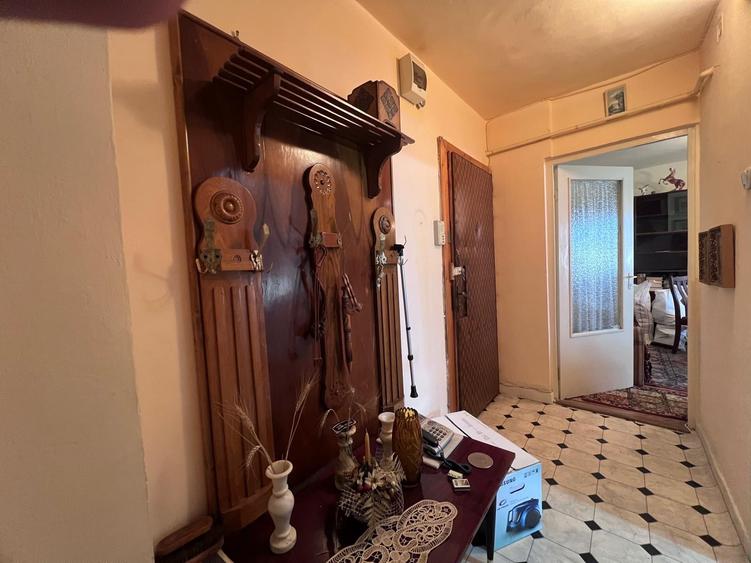 Apartament cu 2 camere decomandat în Decebal