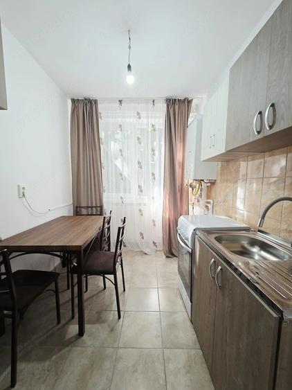 Apartament cu 2 camere semidecomandat în Micro 17