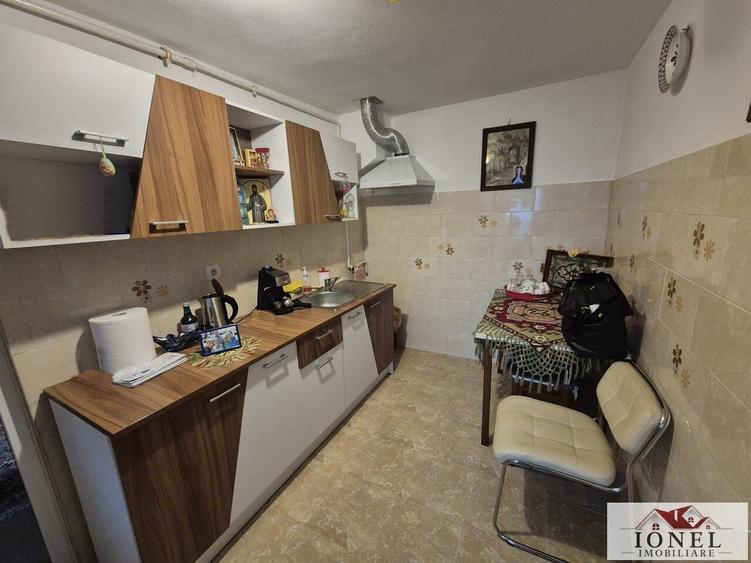 Casă individuală cu 4 camere cu Canalizare în Cugir