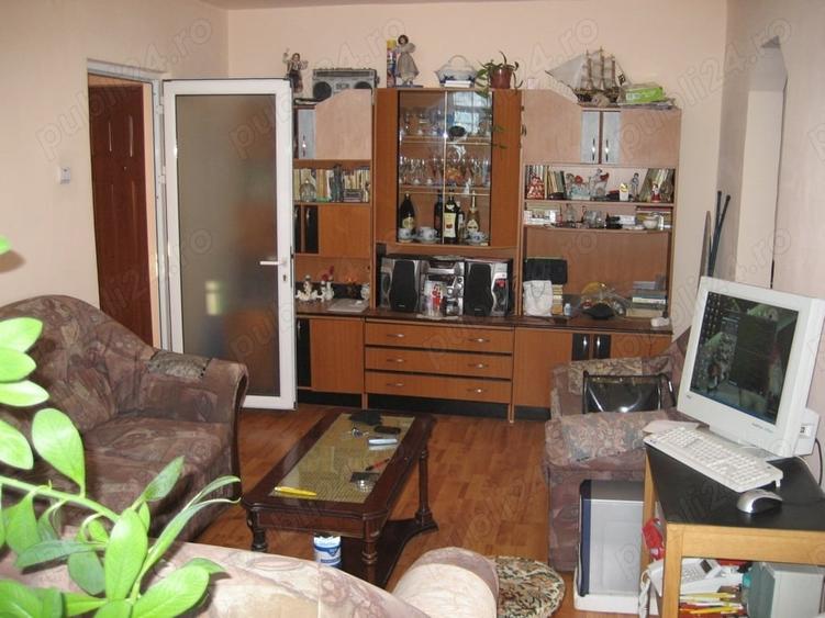 Apartament cu 4 camere nedecomandat în Aluniș