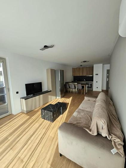 Apartament cu 2 camere semidecomandat în Mărăști