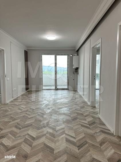 Apartament cu 3 camere în Între Lacuri