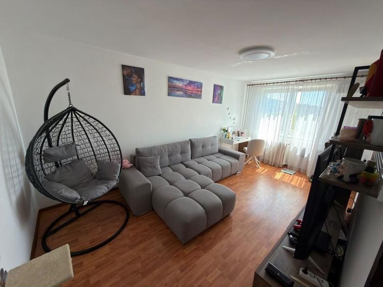 Apartament cu 3 camere decomandat în Olteniței
