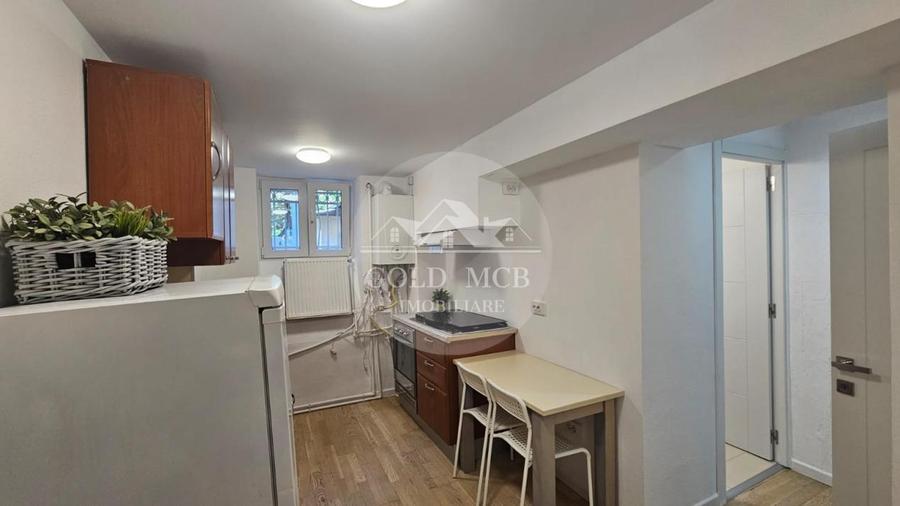 Apartament cu 4 camere circular în Capitale