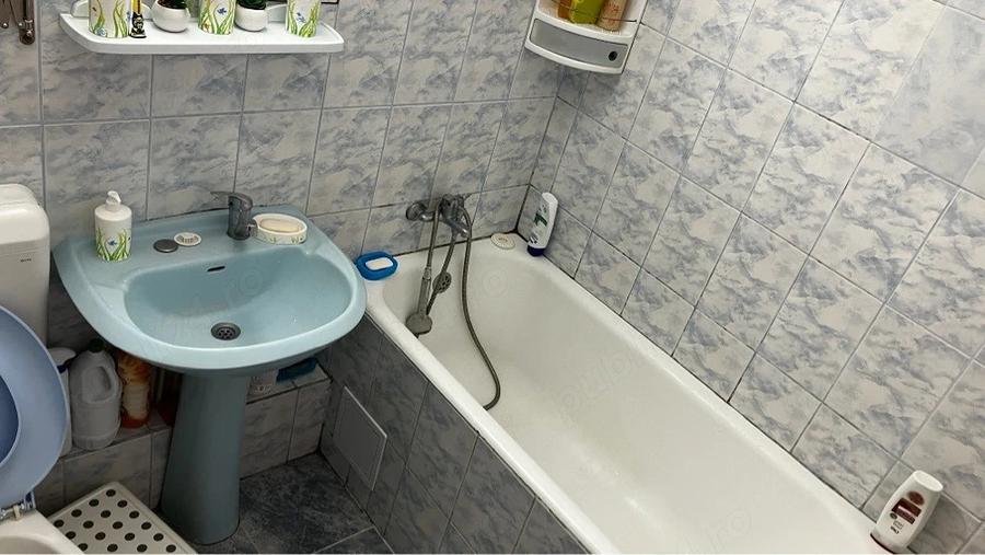 Apartament cu 3 camere decomandat în Crângași