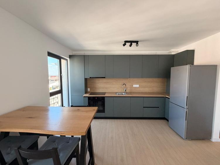 Apartament cu 2 camere semidecomandat în Florești