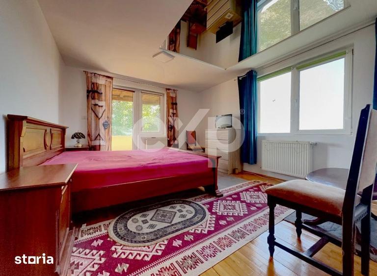 Casă cu 6 camere cu Teren 638 Mp în Pădureni