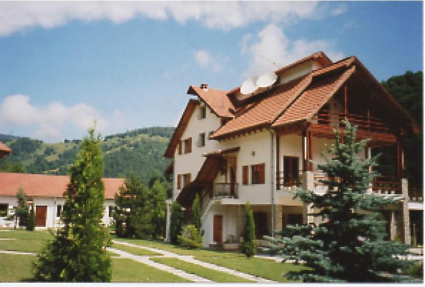Casă individuală cu 22 camere cu Teren 5000 Mp în Malaia