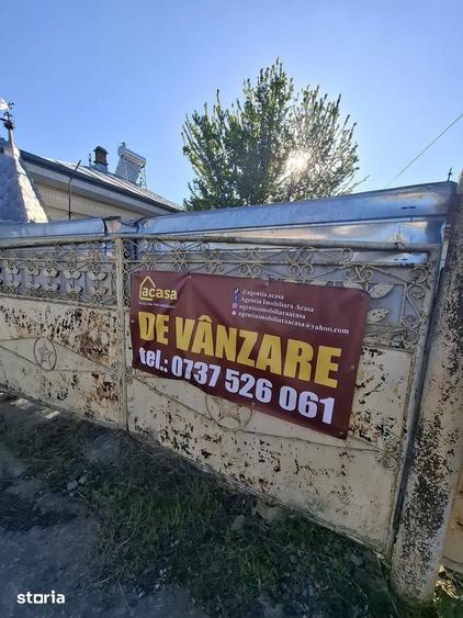 Casă cu 7 camere cu Teren 1118 Mp în Central