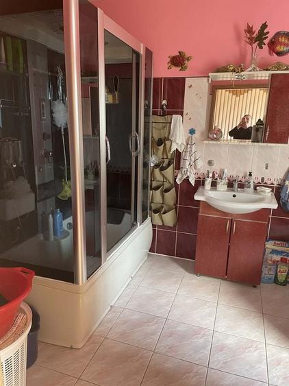 Casă cu 4 camere cu Teren 1400 Mp în Cenei