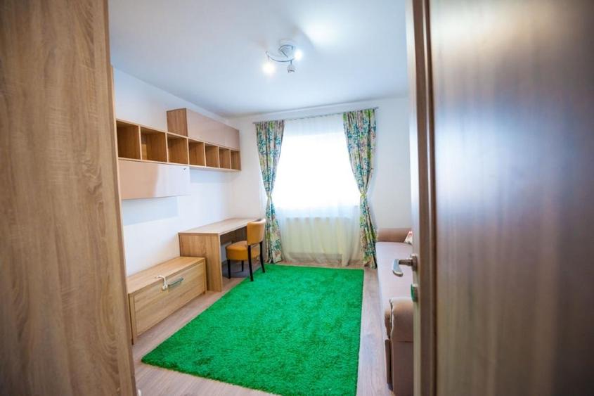 Apartament cu 3 camere decomandat în Sânpetru