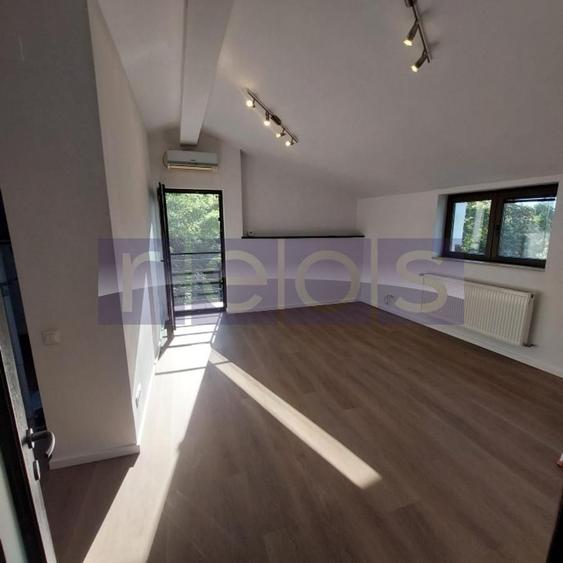 Apartament cu 5 camere decomandat în Kiseleff