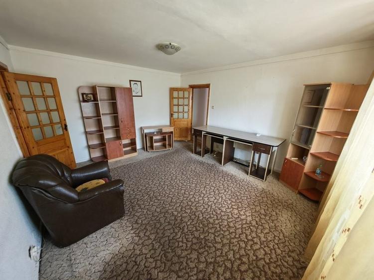 Apartament cu 2 camere semidecomandat în Vernești