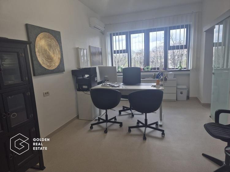 Birou, de 36 mp, în Central