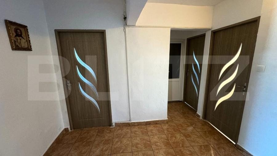 Apartament cu 3 camere - suprafata utila 64 mp - zona Independentei - 9