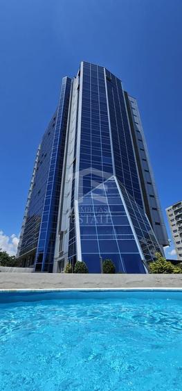 Apartament cu 3 camere semidecomandat, mobilat în Central