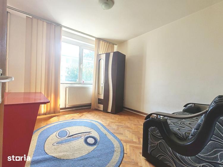 Apartament cu 2 camere semidecomandat în Craiovei