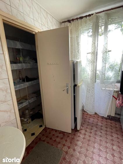 Apartament cu 3 camere semidecomandat în Drumul Taberei — fotografia 2