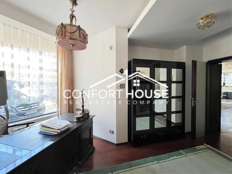 Duplex cu 7 camere cu Canalizare în Iancu Nicolae