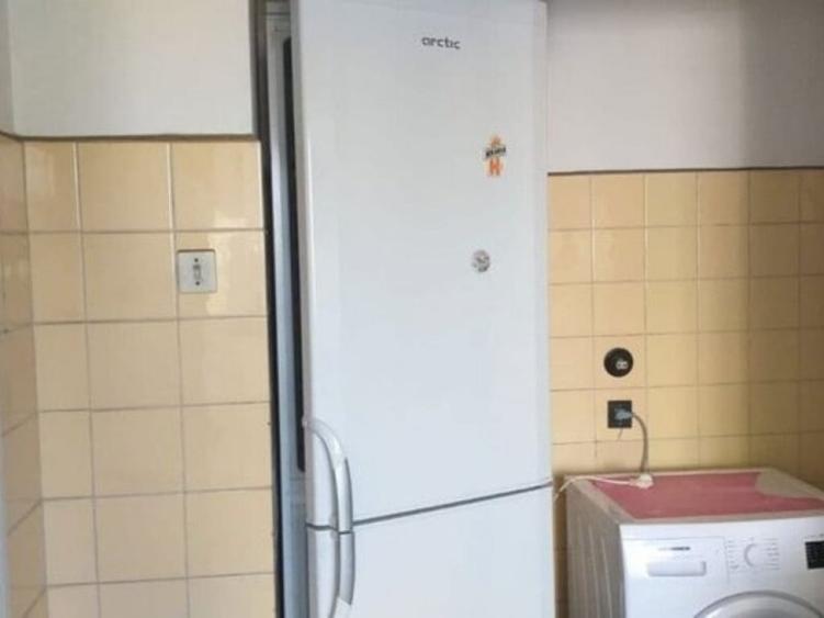 Apartament cu 3 camere decomandat în Obor