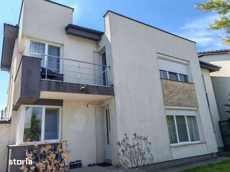 Casă cu 5 camere cu Teren 390 Mp în Central