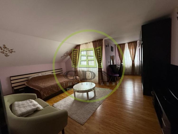 Casă individuală cu 5 camere cu Teren 713 Mp în Cârcea