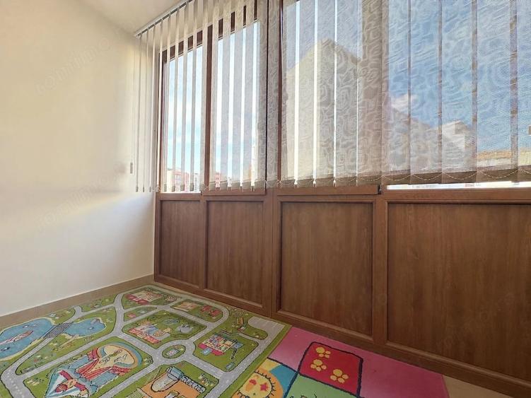 Apartament cu 3 camere decomandat în Torontalului