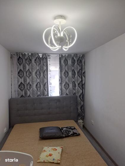 Apartament cu 3 camere în Craiovița Nouă