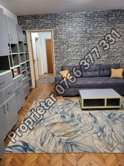 Apartament cu 3 camere semidecomandat, mobilat în Titan