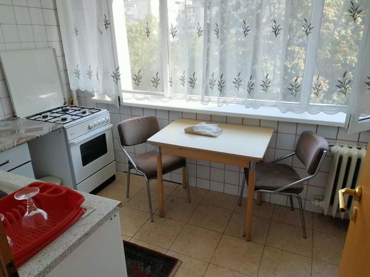 Apartament cu 2 camere semidecomandat, mobilat în Iancului