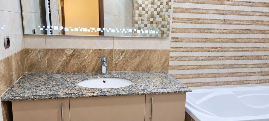 Apartament cu 2 camere decomandat în Tractorul
