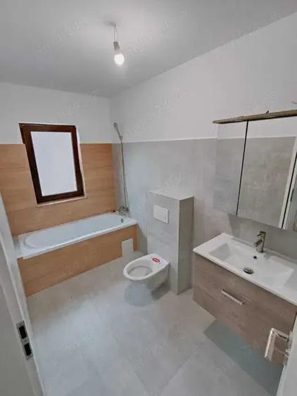 Casă cu 5 camere cu Teren 700 Mp în Central