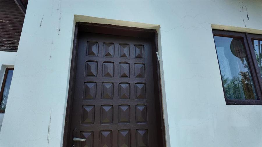 Casă cu 3 camere cu Teren 1300 Mp în Est