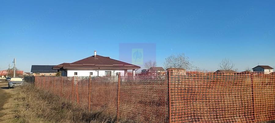 Teren de 1000 mp, în Săbăreni
