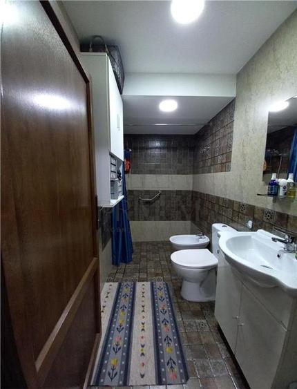 Apartament cu 3 camere decomandat, mobilat în Central