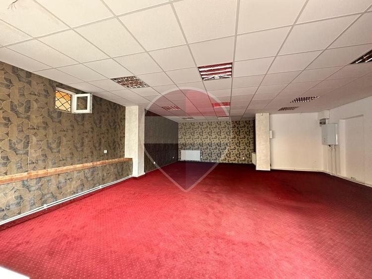 Spațiu comercial, de 70 mp, în Central