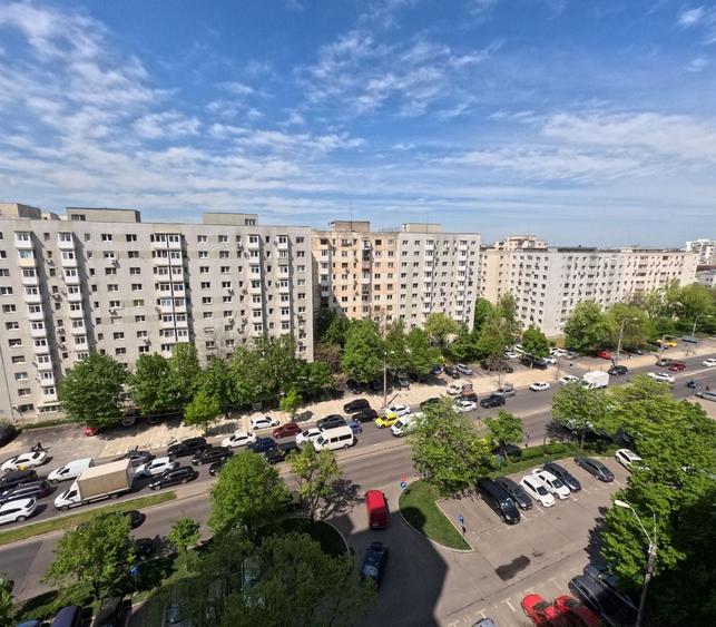 Apartament cu 3 camere decomandat în Morarilor