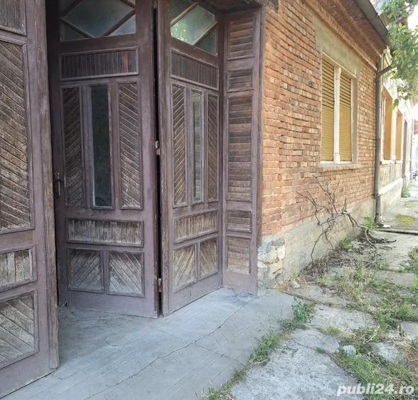 Casă cu 6 camere în Ciuchici